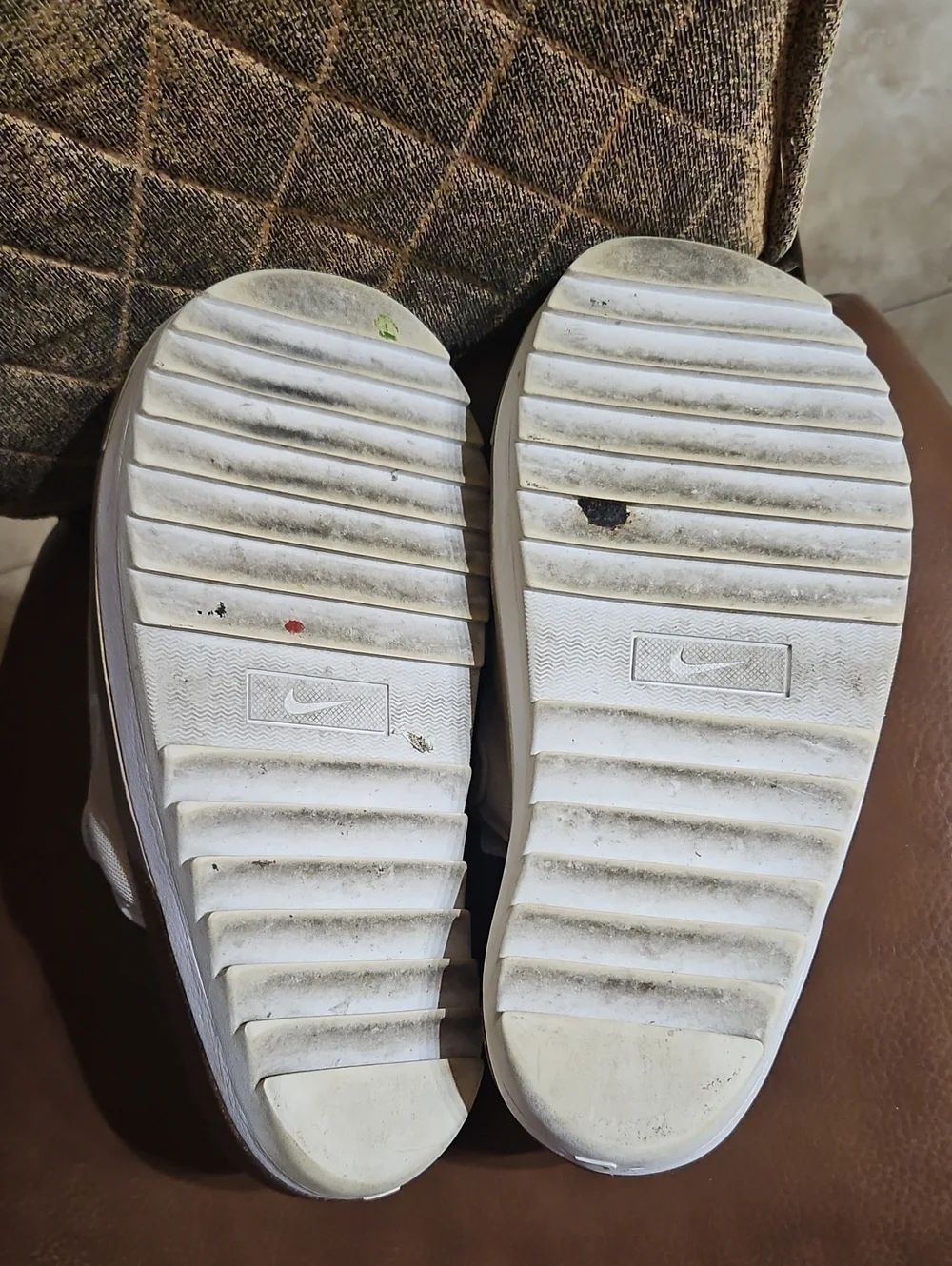 Nike Men's Beige and White Slide Sandal Sneakers